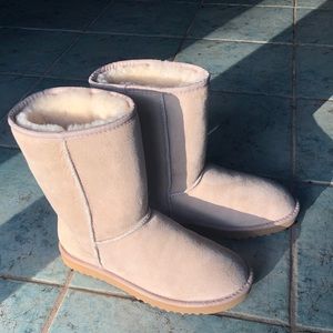 Brand new womens UGG classic short size 8, no box